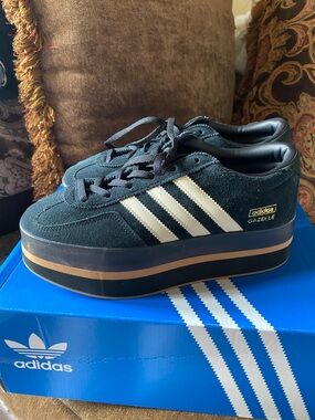 Adidas Gazelle Stack  - Black/Navy with Cream Stripes Size 7